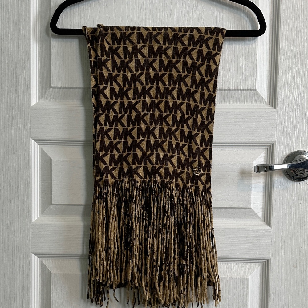 Michael Kors Dual-Tone Logo Scarf